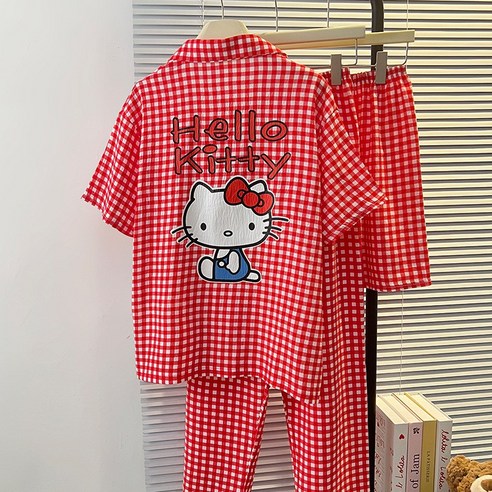 사랑스러운 헬로키티와 함께하는 편안한 휴식