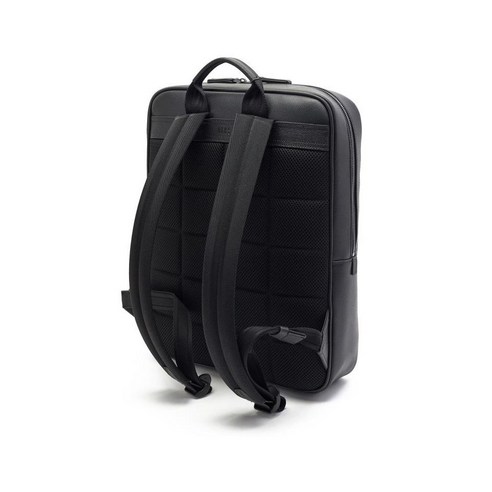 스타일과 실용성을 모두 갖춘 닥스 블랙 가죽 백팩으로 당신의 일상을 더욱 편리하고 멋스럽게!