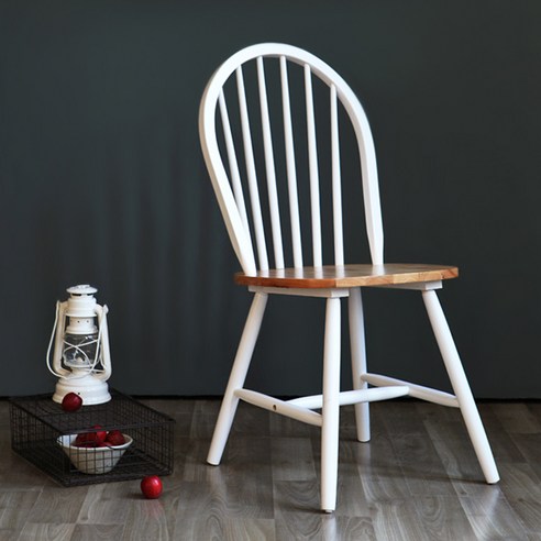 베스트리빙 윈저 의자로 좁은 공간을 효율적이고 아름답게