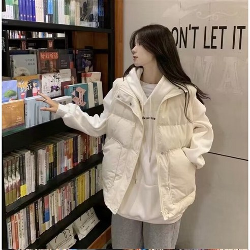 경량 디자인으로 편안한 착용감과 스타일리시한 오버핏 디자인. 블랙계열 다양한 컬러 선택. 할인 중인 저렴한 가격에 만나보세요.