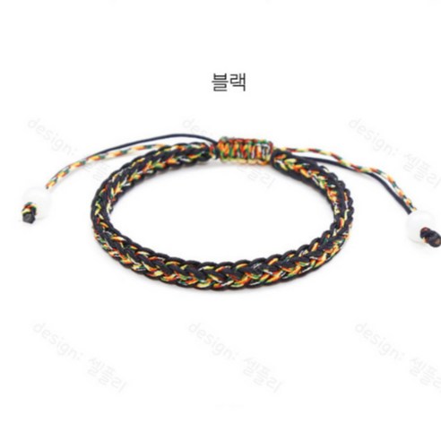 행운, 소원 성취, 무병장수를 상징하는 고대 한국 전통의 매력적인 오색실 매듭 팔찌