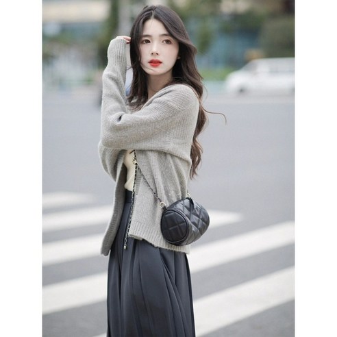 상큼하고 여성스럽고 편안한 봄/가을용 스커트