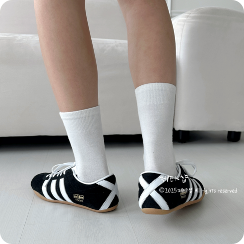 발걸음마다 도쿄를 담다: 아디다스 도쿄 블랙, 일상에 스며든 특별한 편안함