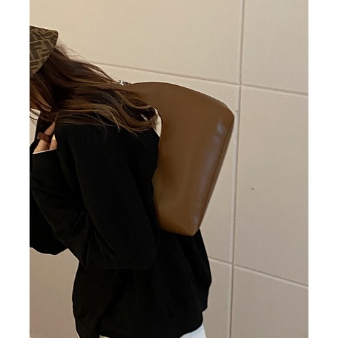 틈새 핸드백 여성 새로운 유행 레트로 겨드랑이 가방 뉴 문 가방 모든 일치 Ins 메신저 가방