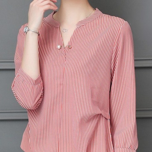 매혹적인 레드 빛의 여름을 위한 스트라이프 쉬폰 블라우스