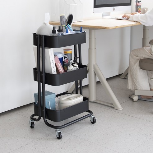 공간을 효율적으로 활용하는 철제 주방 웨건