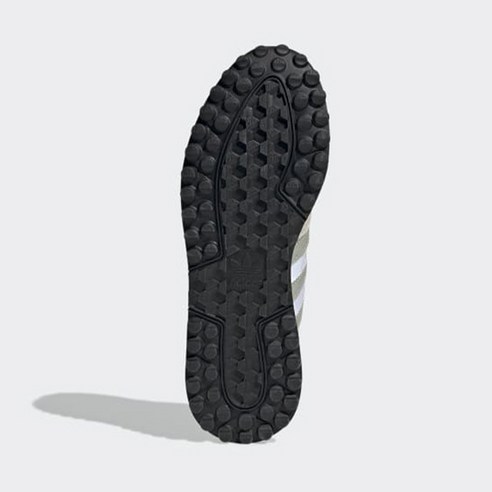 아디다스의 TRX 빈티지 운동화는 스타일, 편안함, 다목적성을 갖춘 클래식한 선택입니다.