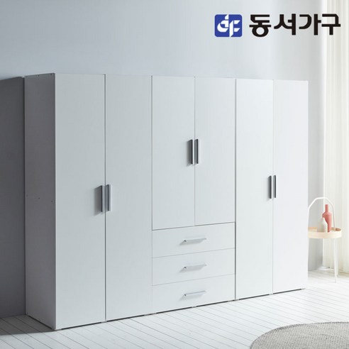 침실 공간을 정돈하고 우아하게 꾸미는 데 이상적인 동서가구 소이 베이직 옷장세트