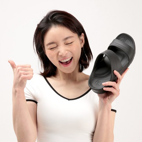 발바닥통과 작별하고 발바닥에 편안함을 선사하는 프리미엄 생체역학 슬리퍼