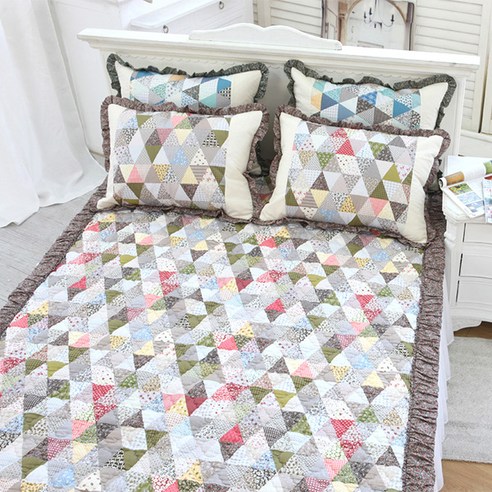 핑크빛 감성으로 물드는 아늑한 공간