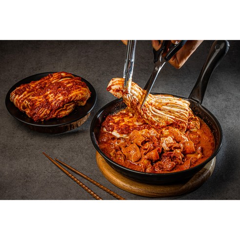 집에서 즐기는 쫄깃한 곱창과 칼칼한 국물의 환상적인 조화, 김태주 선산곱창 곱창전골