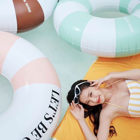 여름철 수상 활동을 위한 편안하고 내구성 있는 위크나인 스트라이프 물놀이용품 튜브