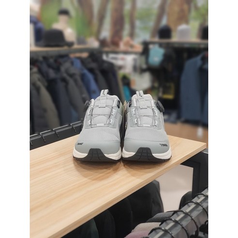 발걸음을 자유롭게, 일상을 특별하게 만들어주는 트렉스타 듀크보아 트레킹화