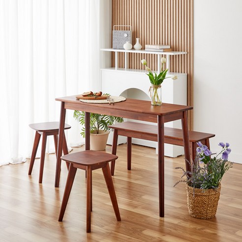 품격 있는 공간을 완성하는 나인홈 베네 원목 식탁세트