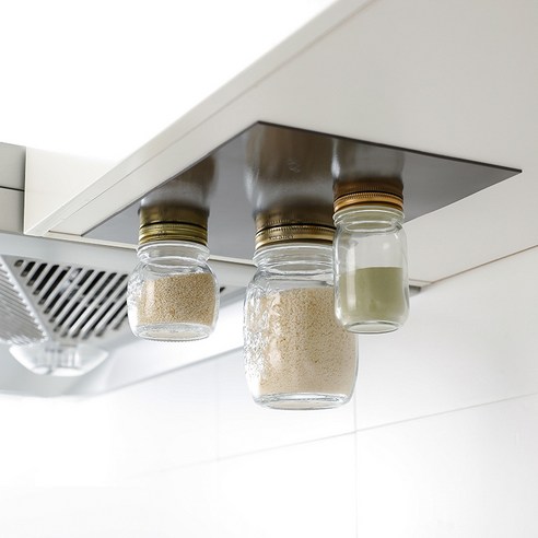 툭! 붙이면 끝, 답답한 정리 고민 한 방에 날려버릴 마법템 자석판