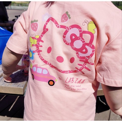 키티와 함께 시원하고 사랑스러운 여름을!