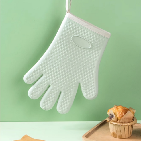 싱그러운 민트 컬러로 주방을 밝히고, 안전한 요리를 책임지는 루캔드 실리콘 오븐 장갑