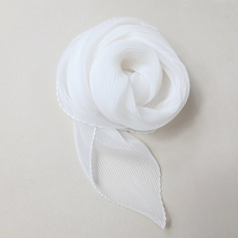 섬세한 아름다움, 플리츠 스카프로 완성하는 당신의 봄, 여름, 가을 플리츠스카프