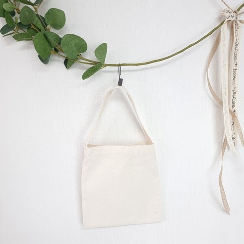 가성비와 실용성을 겸비한 만능 미니 에코백