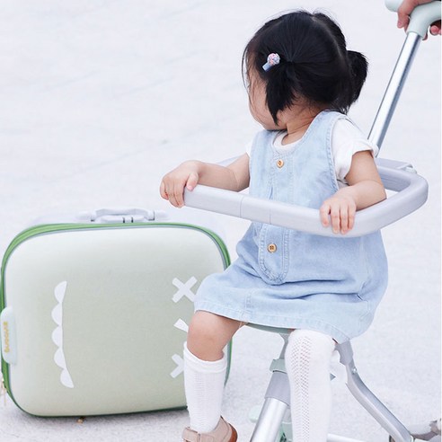 육아는 장비빨! ‘타는 캐리어’ 하나로 여행이 달라졌어요 캐리어유모차