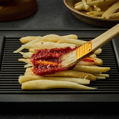 아삭하고 향긋한 더덕 무침으로 건강과 맛을 챙기세요