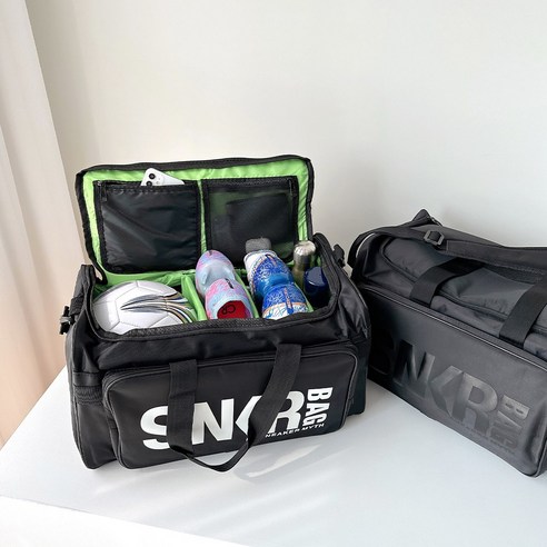 땀 냄새 걱정 없이 깔끔하게! 베리룸 칸막이 축구 운동 가방