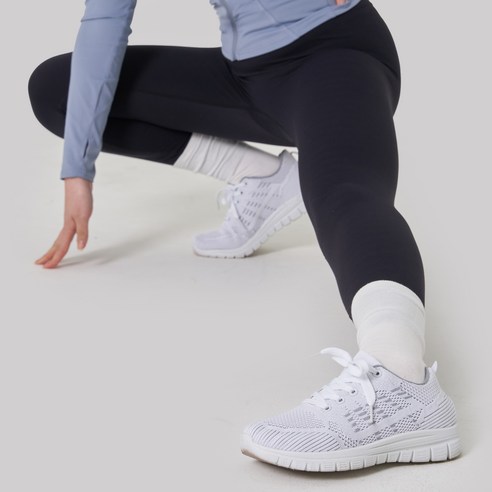 편안함과 스타일이 완벽하게 조화된 여성용 발편한 운동화