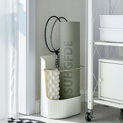 요가매트와 헬스용품을 편리하게 정리하는 이동식 보관함