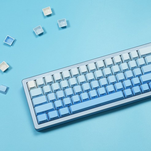 푸른빛으로 물드는 키보드, 그라데이션 측각 블루 키캡으로 완성하는 나만의 데스크 셋업