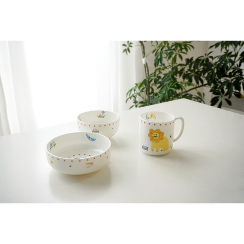 사랑스러운 디자인과 안전한 소재로 우리 아이의 식탁을 행복하게