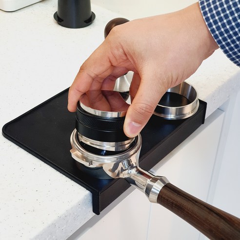 바텀리스 포터필터로 채널링을 방지하고 커피의 진정한 맛을 끌어내세요.