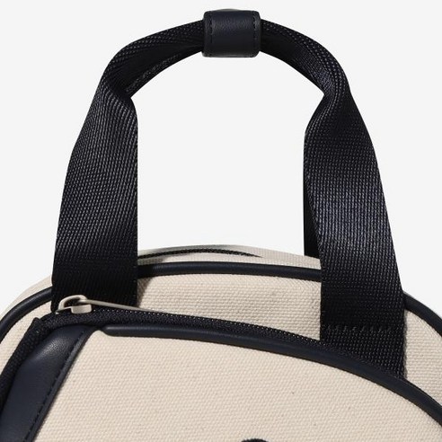 가볍고 스타일리시하게, FILA 테니스 토트백으로 코트 위 주인공이 되세요!