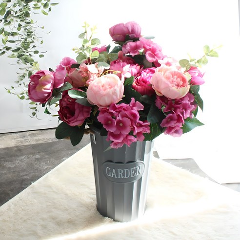 섬세한 아름다움으로 일상에 생기를 불어넣다: 모리앤 조화 수국 목단 부쉬 성묘조화