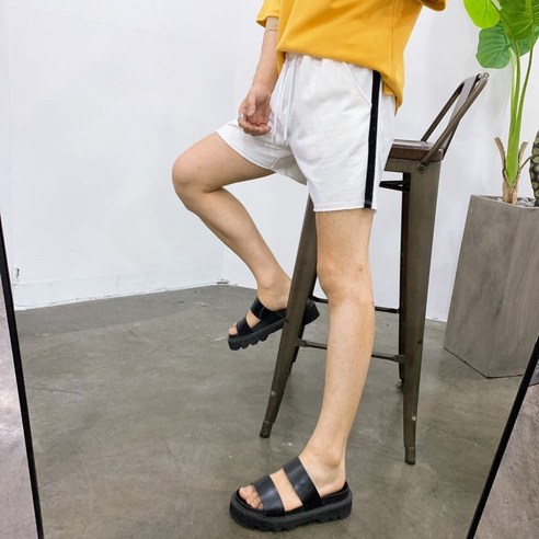 스트릿제이 배색 라인 컷팅 반바지