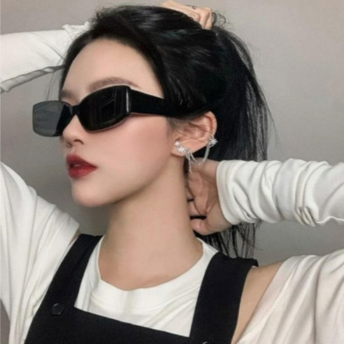 세련된 스타일을 완성하는 레트로 캣츠아이 선글라스