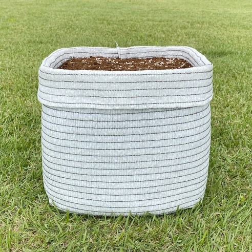 싱그러운 꿈을 담는 넉넉한 공간, 깨비화분으로 풍요로운 텃밭을 가꾸세요.