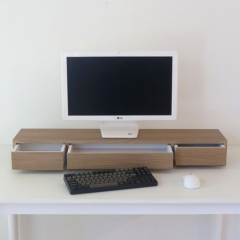 어반데코 오크 모니터 받침대로 깔끔한 책상과 높아지는 업무 효율을 경험하세요.