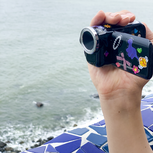 과거의 매력을 담은 시각적 여행을 위한 레트로 캠코더 Y2K 비디오 카메라