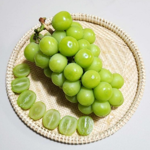 탐스러운 풍요, 샤인머스켓 선물세트로 전하는 마음 샤인머스켓