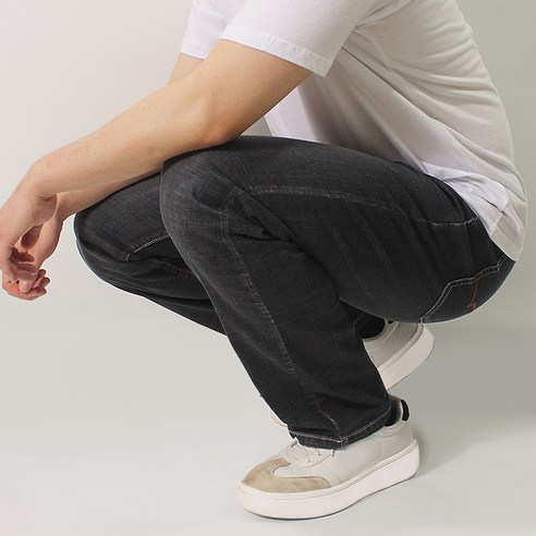 남자의 클래식한 스타일에 편안함과 가성비를 더한 남자 일자 스트레이트 핏 기본 청바지