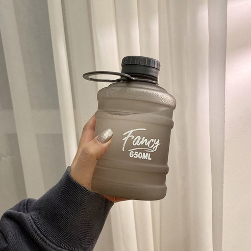 YANG크리 에이 티브 물 컵 휴대용 간단한 컵 미네랄 워터 버킷 플라스틱 학생 미니 양동이 컵 유행 인터넷 연예인 휴대용 컵, 젖빛 블랙, 단일 컵