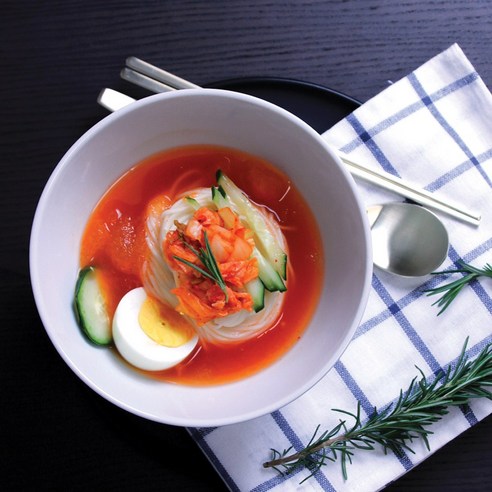 5분 만에 완성하는 시원한 꿀맛, 트렌디쉬 김치말이육수