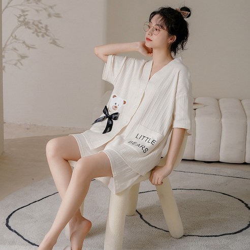 편안하고 스타일리시한 로리돌스 커플잠옷으로 편안한 수면을 보내세요.