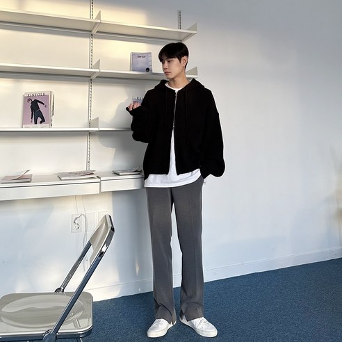 스타일리시한 오버핏 무지 후드집업