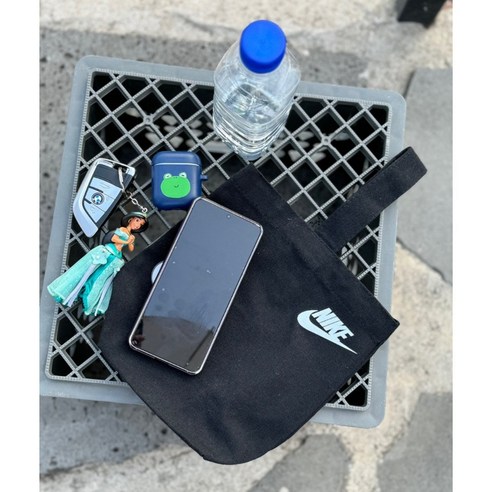 텀블러백: 필수품을 편리하고 스타일리시하게 운반하기 위한 완벽한 액세서리