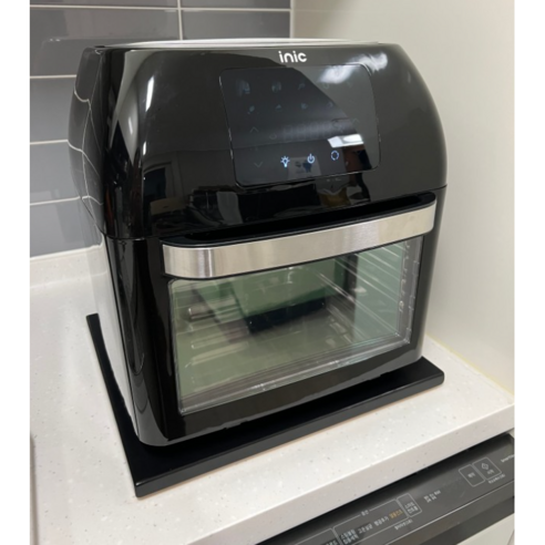 에어프라이어의 열기와 편의성을 위한 맞춤형 원목 받침대