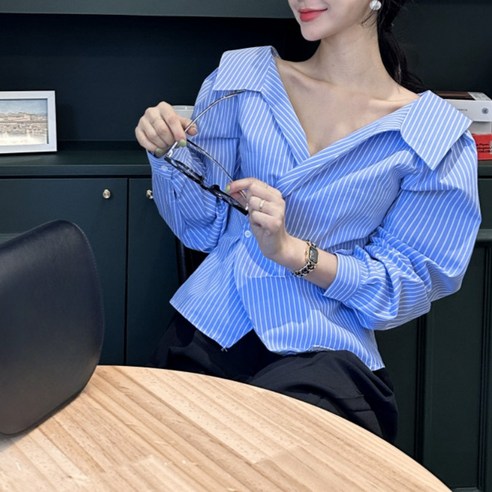 더블공주 루즈핏 브이넥 스트라이프 긴팔 셔츠
