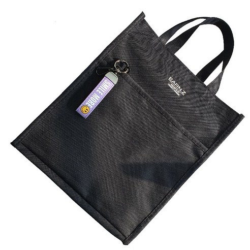 어린이와 유아의 신발과 실내화를 가지고 다니기에 편리하고 실용적인 탁월한 주머니