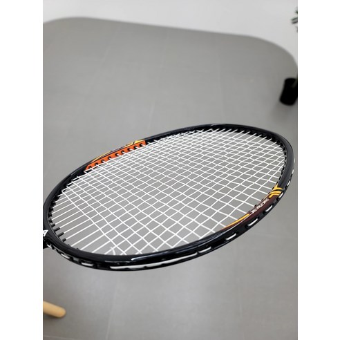 가볍고 편리한 배드민턴 라켓 세트