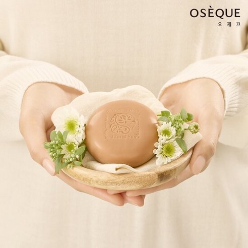 자연의 지혜를 담아 피부에 깊은 휴식을 선사하는 오제끄 오색황토 발효 한방 비누